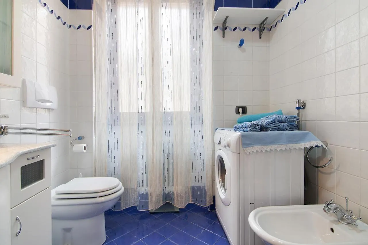 Ferienwohnung La Mansarda Di Eros E Tiziana Lanzo dʼIntelvi 0*,