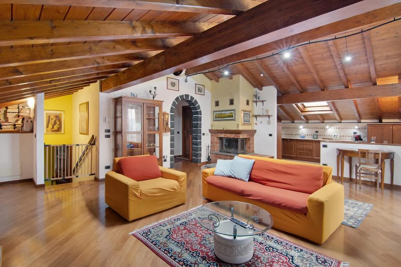 La Mansarda Di Eros E Tiziana Apartment Lanzo D'intelvi