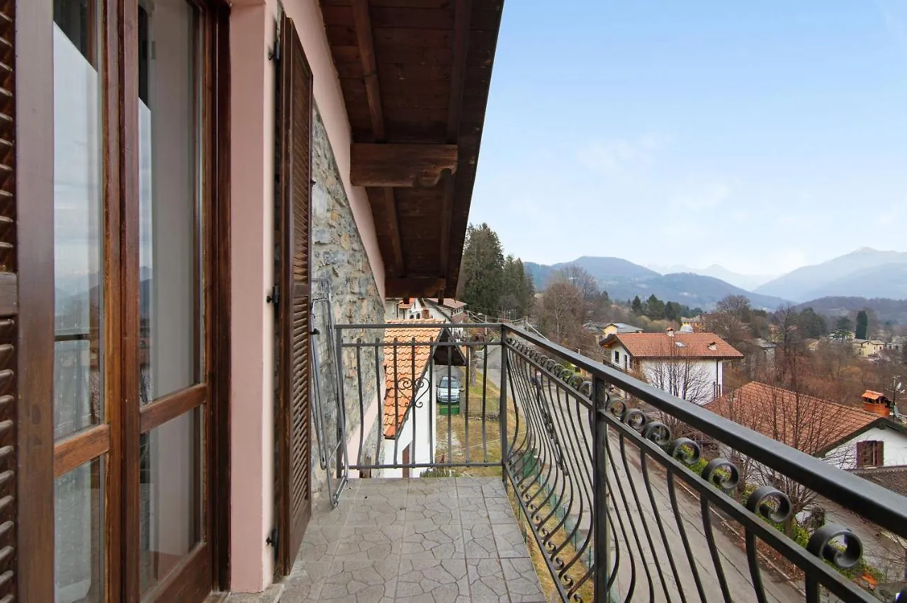 La Mansarda Di Eros E Tiziana Apartment Lanzo D'intelvi 0*,  Italy