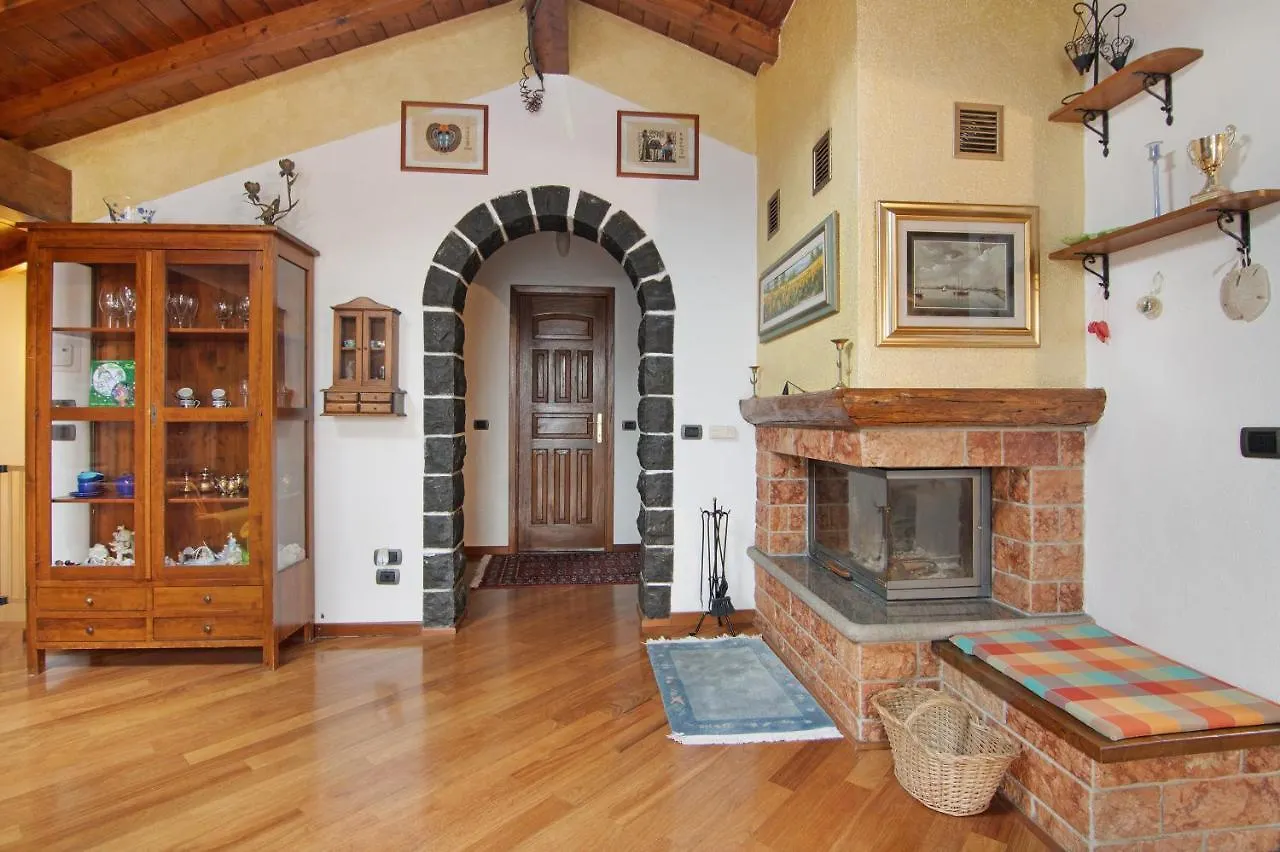 La Mansarda Di Eros E Tiziana Apartment Lanzo D'intelvi